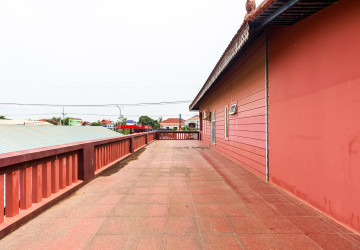 2 Bedroom Shophouse For Rent - Kouk Chak, Siem Reap thumbnail