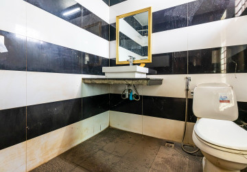 2 Bedroom Shophouse For Rent - Kouk Chak, Siem Reap thumbnail