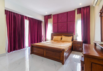4 Bedroom Villa For Rent - Svay Dangkum, Siem Reap thumbnail