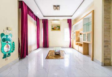 4 Bedroom Villa For Rent - Svay Dangkum, Siem Reap thumbnail