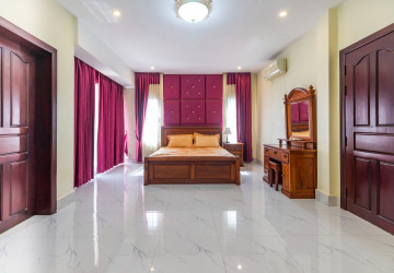 4 Bedroom Villa For Rent - Svay Dangkum, Siem Reap thumbnail