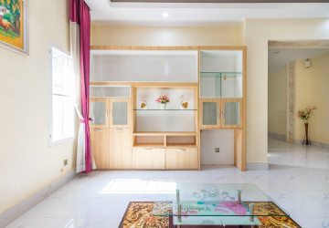 4 Bedroom Villa For Rent - Svay Dangkum, Siem Reap thumbnail