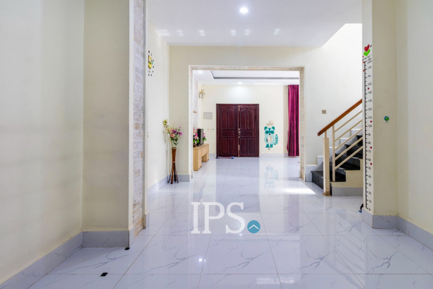 4 Bedroom Villa For Rent - Svay Dangkum, Siem Reap