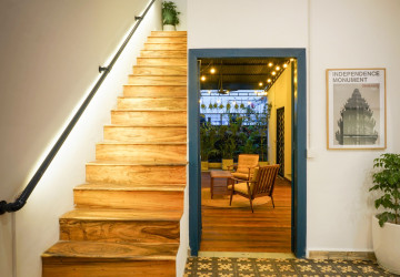 Renovated 5 Bedroom Apartment For Rent- Phsar Thmei 3, Phnom Penh thumbnail