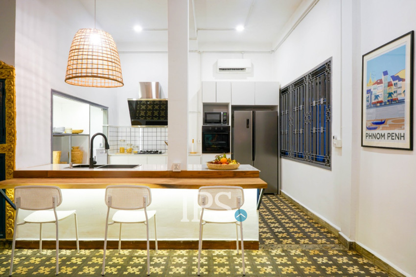 Renovated 5 Bedroom Apartment For Rent- Phsar Thmei 3, Phnom Penh