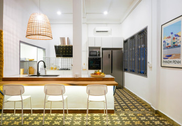 Renovated 5 Bedroom Apartment For Rent- Phsar Thmei 3, Phnom Penh thumbnail