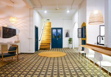Renovated 5 Bedroom Apartment For Rent- Phsar Thmei 3, Phnom Penh thumbnail