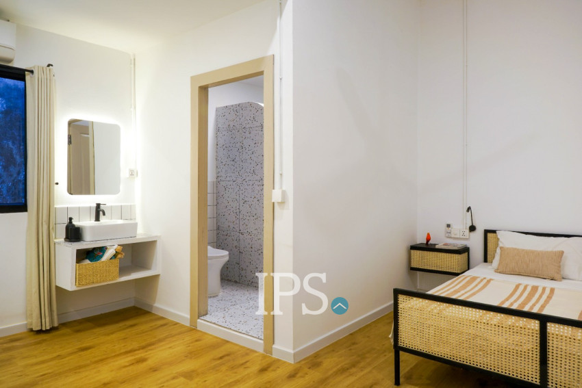 Renovated 5 Bedroom Apartment For Rent- Phsar Thmei 3, Phnom Penh