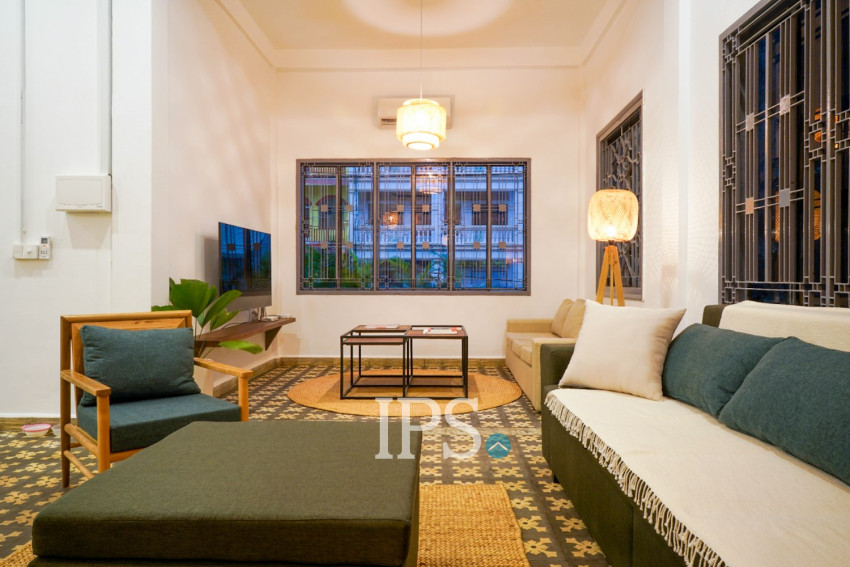 Renovated 5 Bedroom Apartment For Rent- Phsar Thmei 3, Phnom Penh