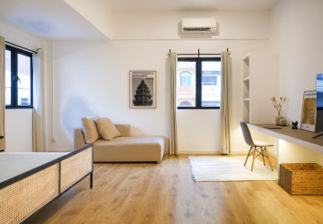 Renovated 5 Bedroom Apartment For Rent- Phsar Thmei 3, Phnom Penh thumbnail