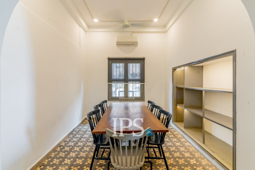 Renovated  Duplex 5 Bedroom Apartment For Rent - Phsar Thmei 3, Phnom Penh