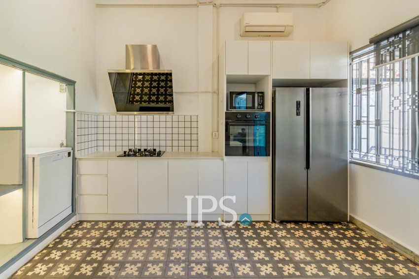 Renovated  Duplex 5 Bedroom Apartment For Rent - Phsar Thmei 3, Phnom Penh