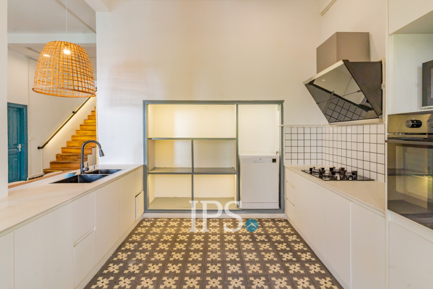 Renovated  Duplex 5 Bedroom Apartment For Rent - Phsar Thmei 3, Phnom Penh