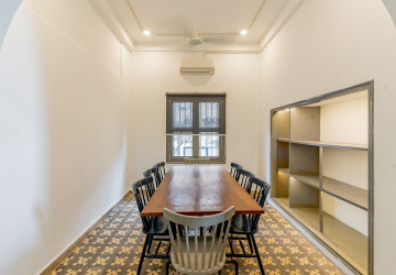 Renovated  Duplex 5 Bedroom Apartment For Rent - Phsar Thmei 3, Phnom Penh thumbnail