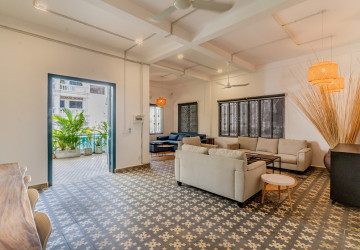 Renovated  Duplex 5 Bedroom Apartment For Rent - Phsar Thmei 3, Phnom Penh thumbnail