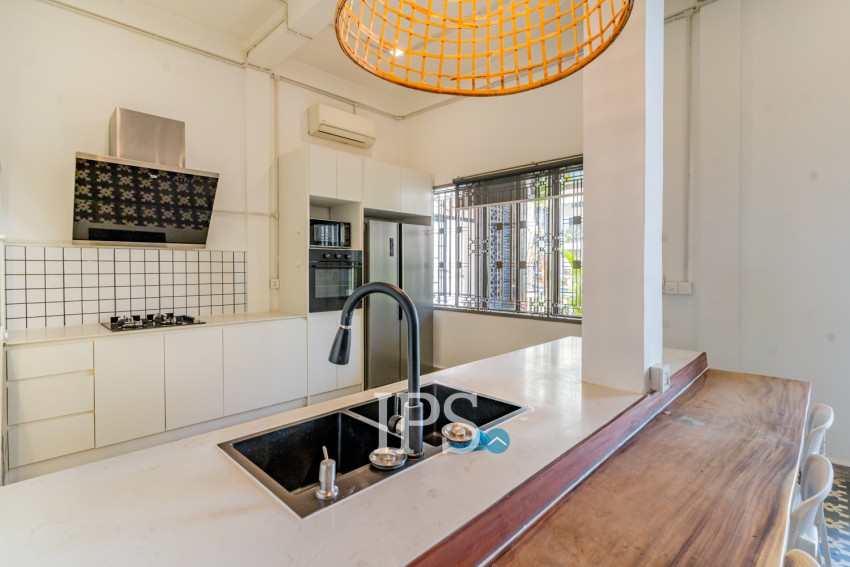 Renovated  Duplex 5 Bedroom Apartment For Rent - Phsar Thmei 3, Phnom Penh