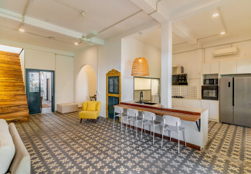 Renovated  Duplex 5 Bedroom Apartment For Rent - Phsar Thmei 3, Phnom Penh thumbnail