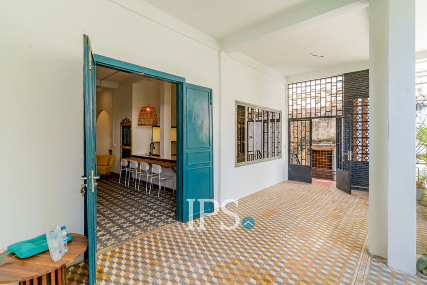 Renovated  Duplex 5 Bedroom Apartment For Rent - Phsar Thmei 3, Phnom Penh