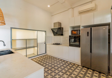 Renovated  Duplex 5 Bedroom Apartment For Rent - Phsar Thmei 3, Phnom Penh thumbnail