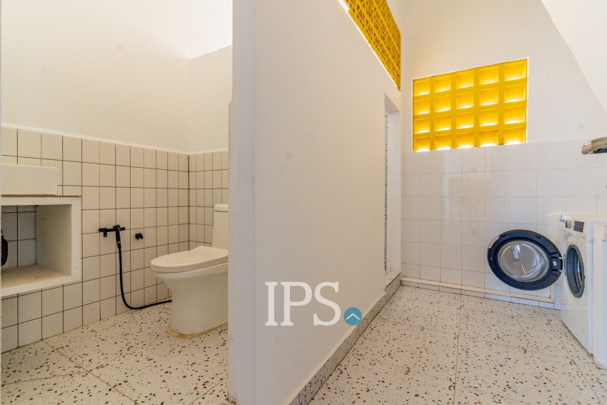 Renovated  Duplex 5 Bedroom Apartment For Rent - Phsar Thmei 3, Phnom Penh