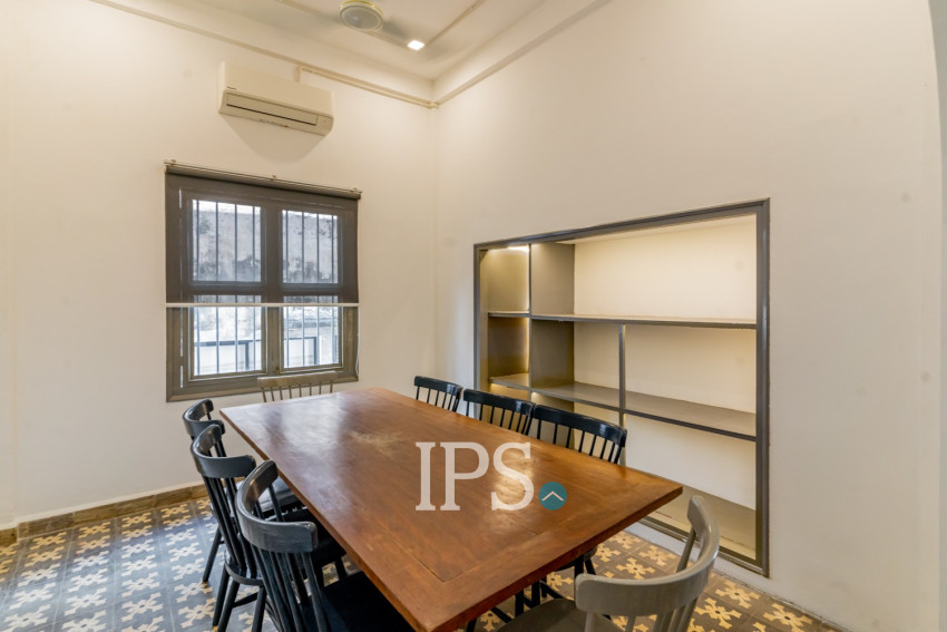 Renovated  Duplex 5 Bedroom Apartment For Rent - Phsar Thmei 3, Phnom Penh