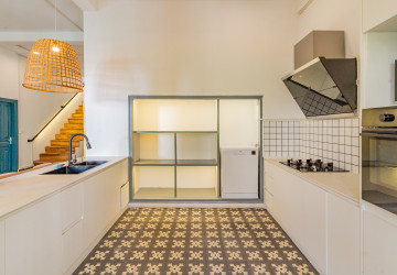 Renovated  Duplex 5 Bedroom Apartment For Rent - Phsar Thmei 3, Phnom Penh thumbnail