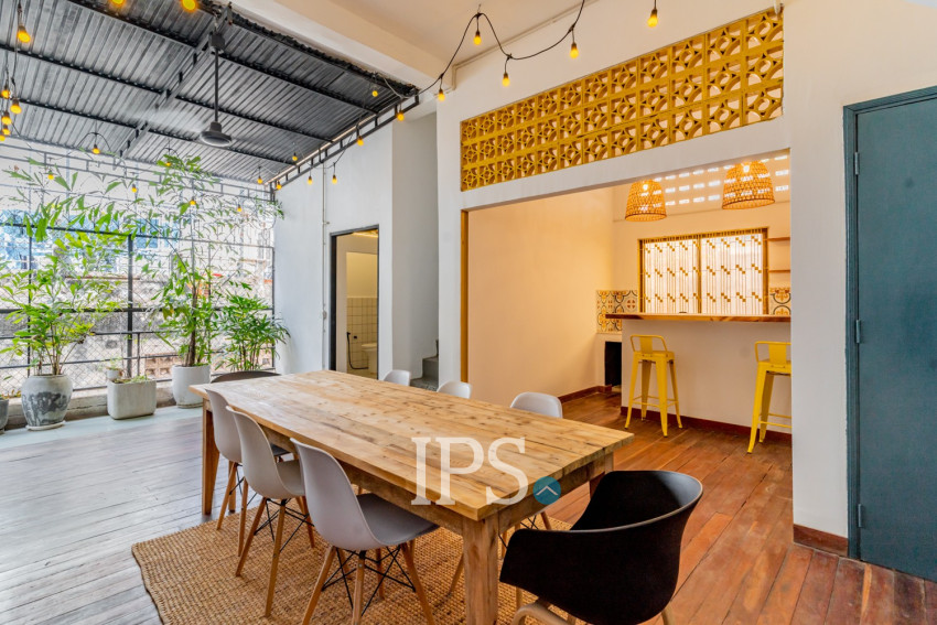 Renovated  Duplex 5 Bedroom Apartment For Rent - Phsar Thmei 3, Phnom Penh