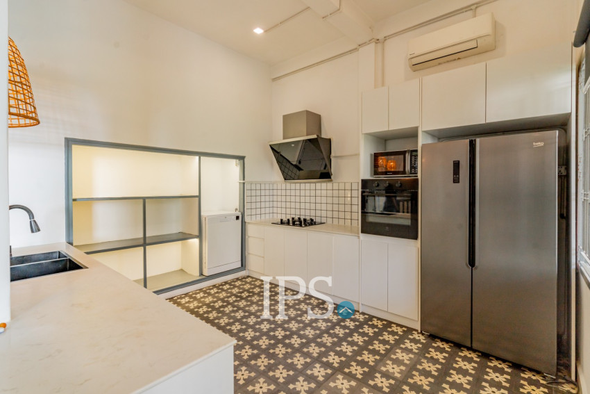Renovated  Duplex 5 Bedroom Apartment For Rent - Phsar Thmei 3, Phnom Penh