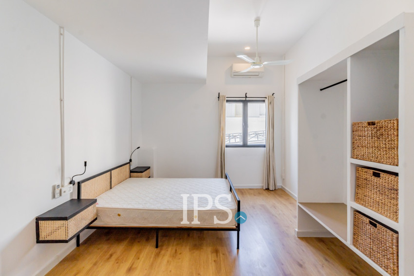 Renovated  Duplex 5 Bedroom Apartment For Rent - Phsar Thmei 3, Phnom Penh