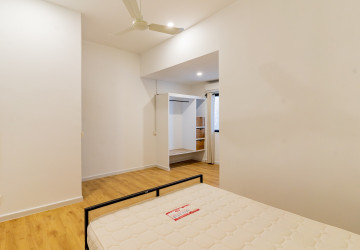 Renovated  Duplex 5 Bedroom Apartment For Rent - Phsar Thmei 3, Phnom Penh thumbnail