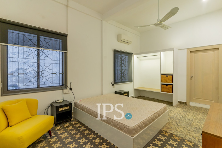 Renovated  Duplex 5 Bedroom Apartment For Rent - Phsar Thmei 3, Phnom Penh