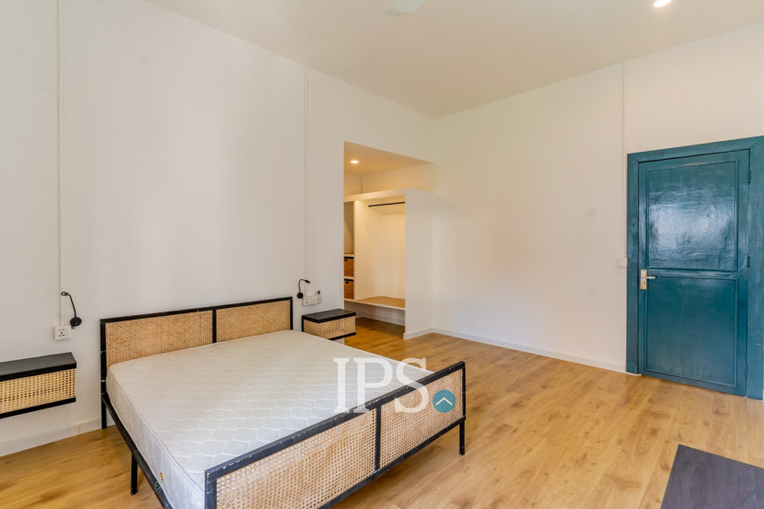 Renovated  Duplex 5 Bedroom Apartment For Rent - Phsar Thmei 3, Phnom Penh