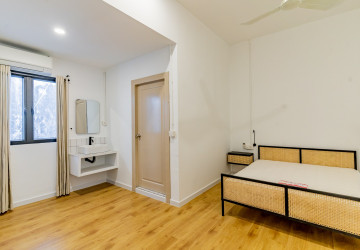 Renovated  Duplex 5 Bedroom Apartment For Rent - Phsar Thmei 3, Phnom Penh thumbnail