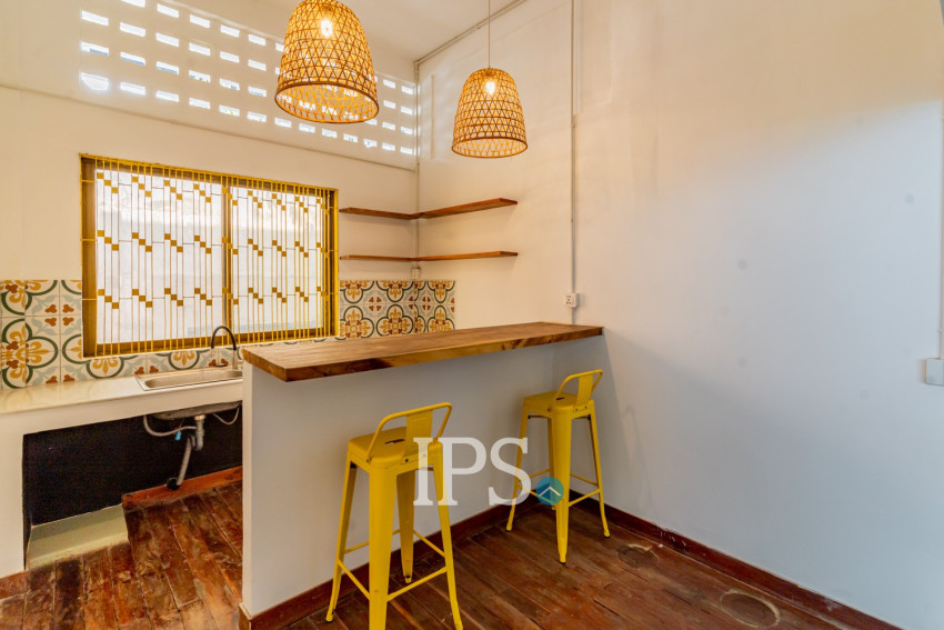 Renovated  Duplex 5 Bedroom Apartment For Rent - Phsar Thmei 3, Phnom Penh
