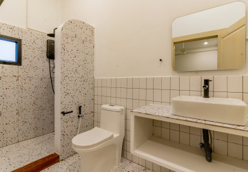 Renovated  Duplex 5 Bedroom Apartment For Rent - Phsar Thmei 3, Phnom Penh thumbnail