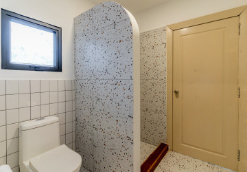 Renovated  Duplex 5 Bedroom Apartment For Rent - Phsar Thmei 3, Phnom Penh thumbnail