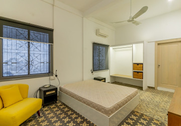 Renovated  Duplex 5 Bedroom Apartment For Rent - Phsar Thmei 3, Phnom Penh thumbnail