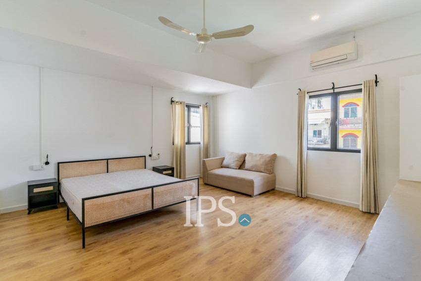 Renovated  Duplex 5 Bedroom Apartment For Rent - Phsar Thmei 3, Phnom Penh