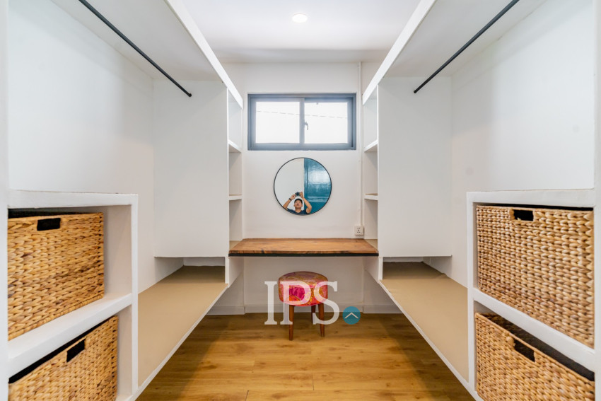 Renovated  Duplex 5 Bedroom Apartment For Rent - Phsar Thmei 3, Phnom Penh