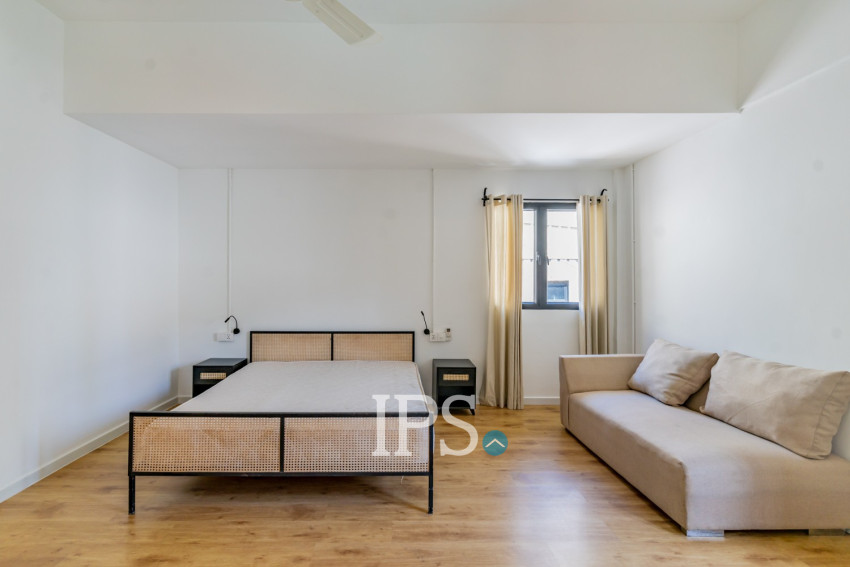 Renovated  Duplex 5 Bedroom Apartment For Rent - Phsar Thmei 3, Phnom Penh