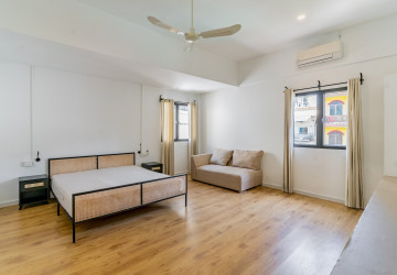 Renovated  Duplex 5 Bedroom Apartment For Rent - Phsar Thmei 3, Phnom Penh thumbnail