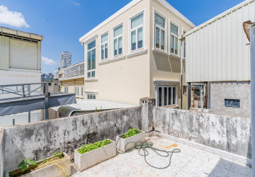 Renovated  Duplex 5 Bedroom Apartment For Rent - Phsar Thmei 3, Phnom Penh thumbnail