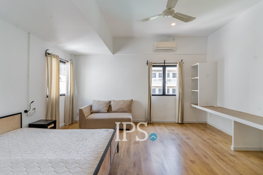 Renovated  Duplex 5 Bedroom Apartment For Rent - Phsar Thmei 3, Phnom Penh