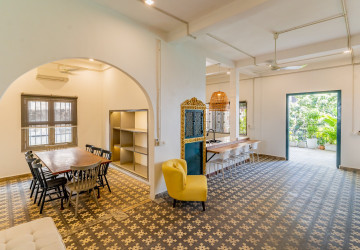 Renovated  Duplex 5 Bedroom Apartment For Rent - Phsar Thmei 3, Phnom Penh thumbnail
