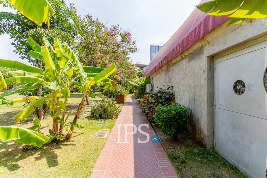 335 Sqm Restaurant Business  For Sale - Tonle Bassac, Phnom Penh