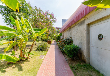 335 Sqm Restaurant Business  For Sale - Tonle Bassac, Phnom Penh thumbnail