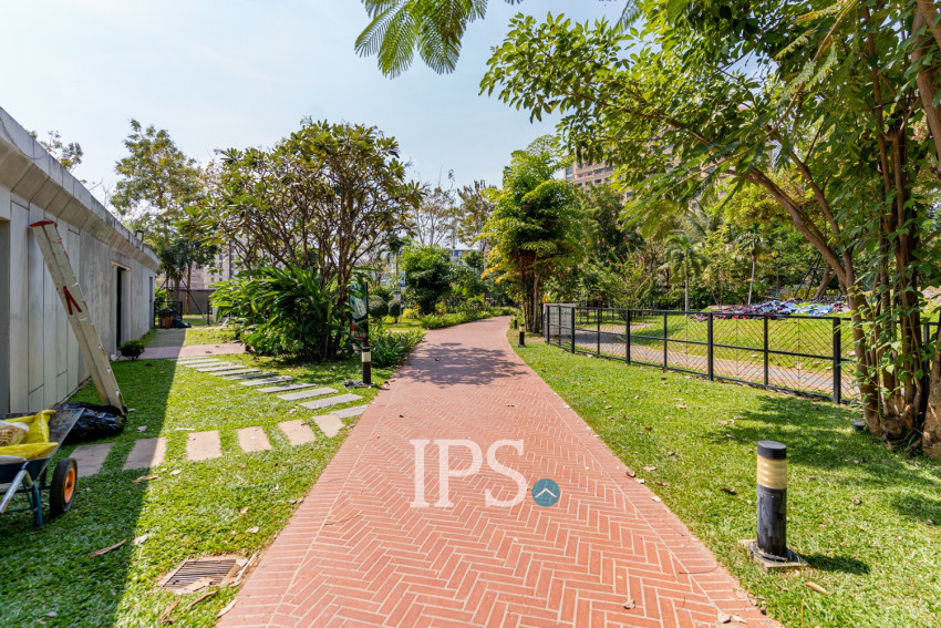 335 Sqm Restaurant Business  For Sale - Tonle Bassac, Phnom Penh
