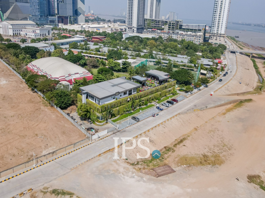 335 Sqm Restaurant Business  For Sale - Tonle Bassac, Phnom Penh