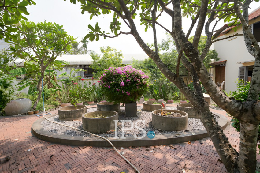 6 Bedroom House For Sale - Tuol Ta Ek, Battambang