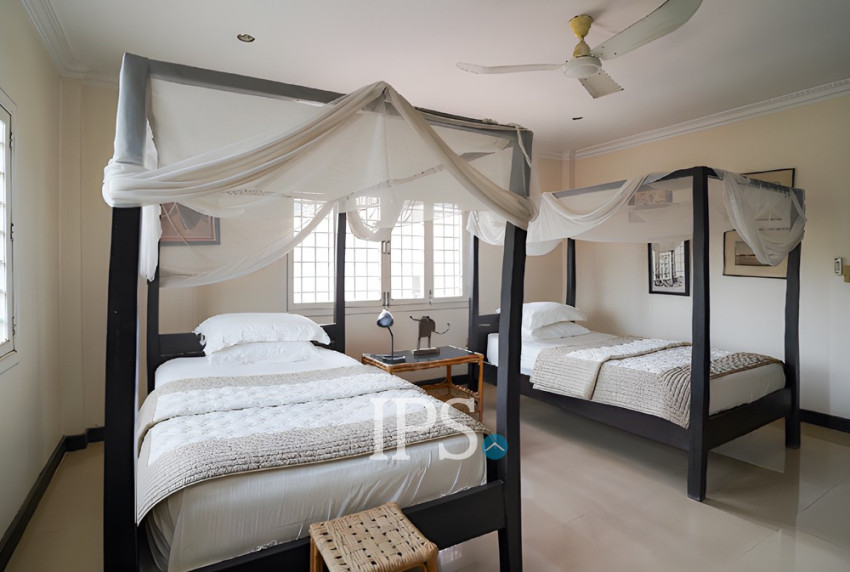 6 Bedroom House For Sale - Tuol Ta Ek, Battambang